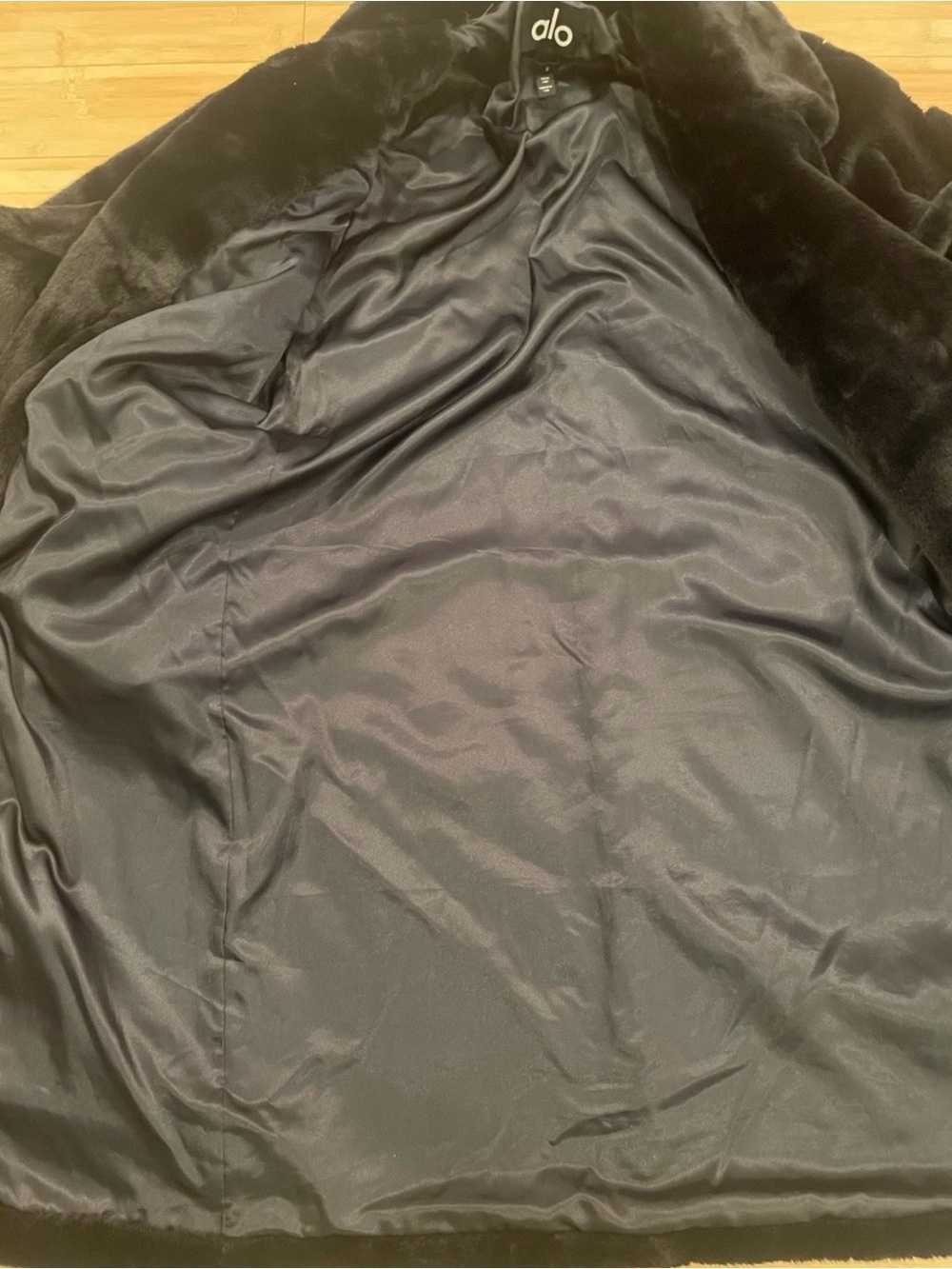 AUTHENTIC ALO OVERSIZED FAUX MINX COAT SIZE SMALL - Picture 8 of 11